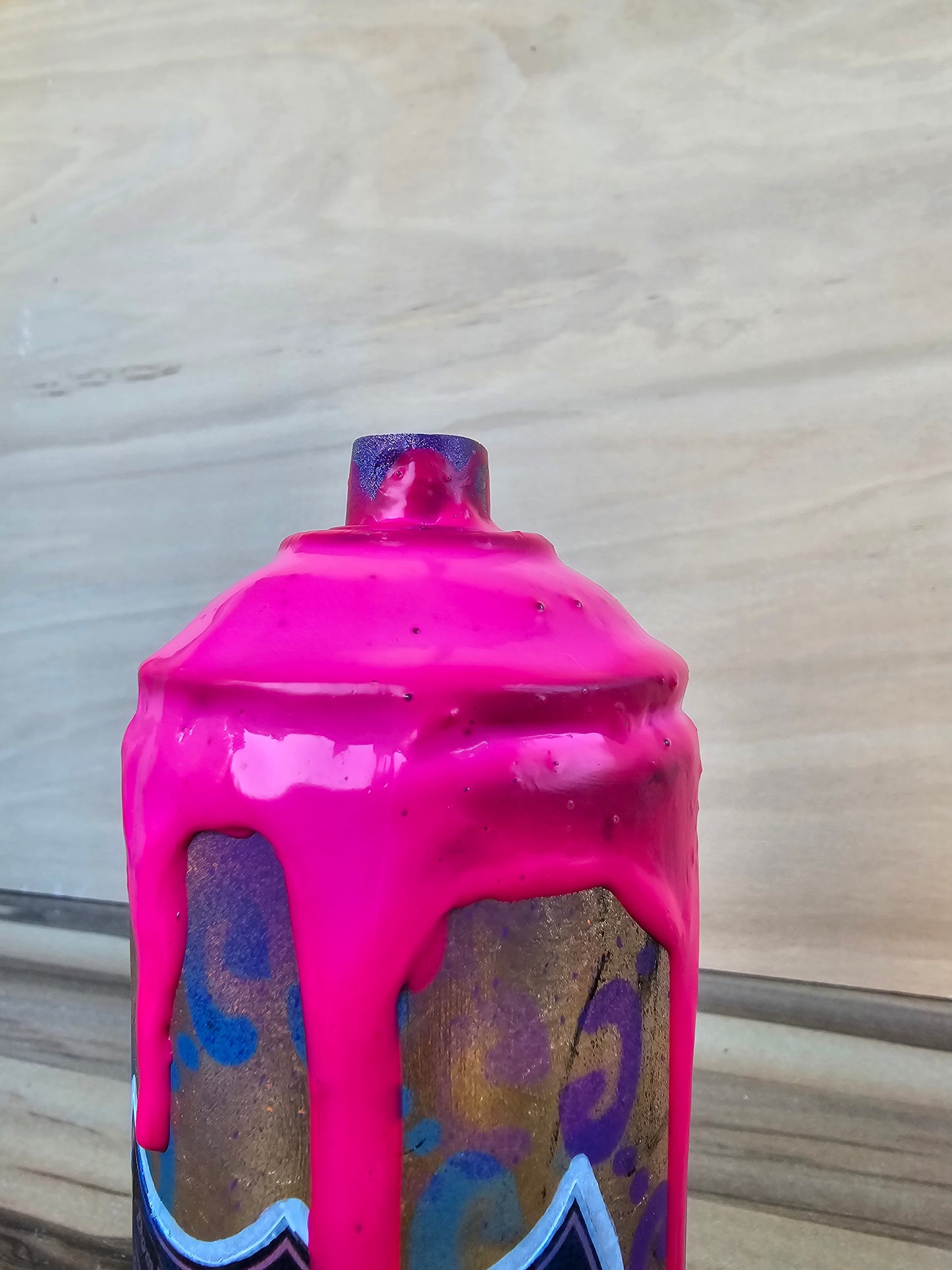 Exclusive 1 of 1 pink drip "Dom Pèrignon" recycled Spraycan Artwork | Goldleaf