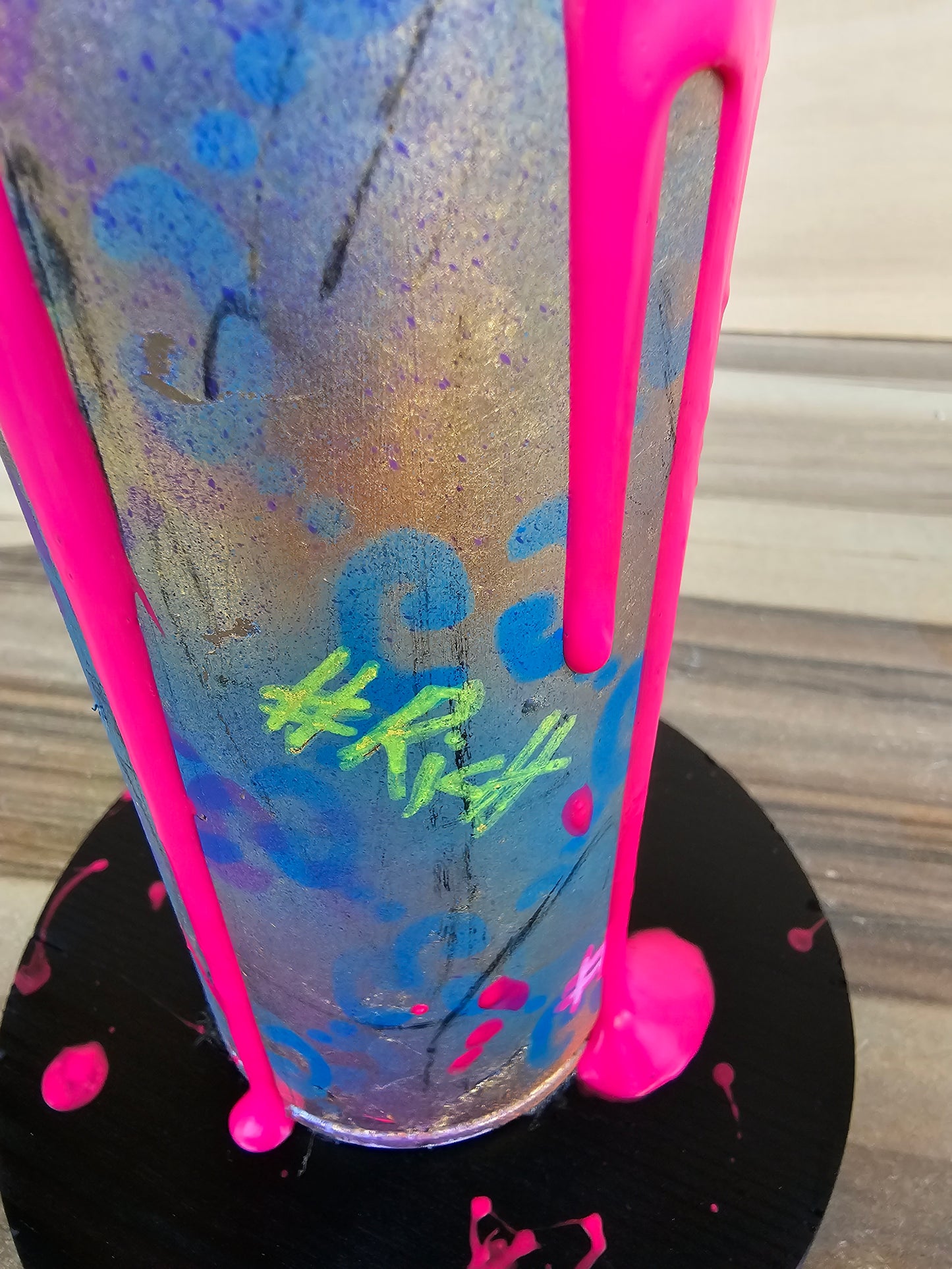 Exclusive 1 of 1 pink drip "Dom Pèrignon" recycled Spraycan Artwork | Goldleaf